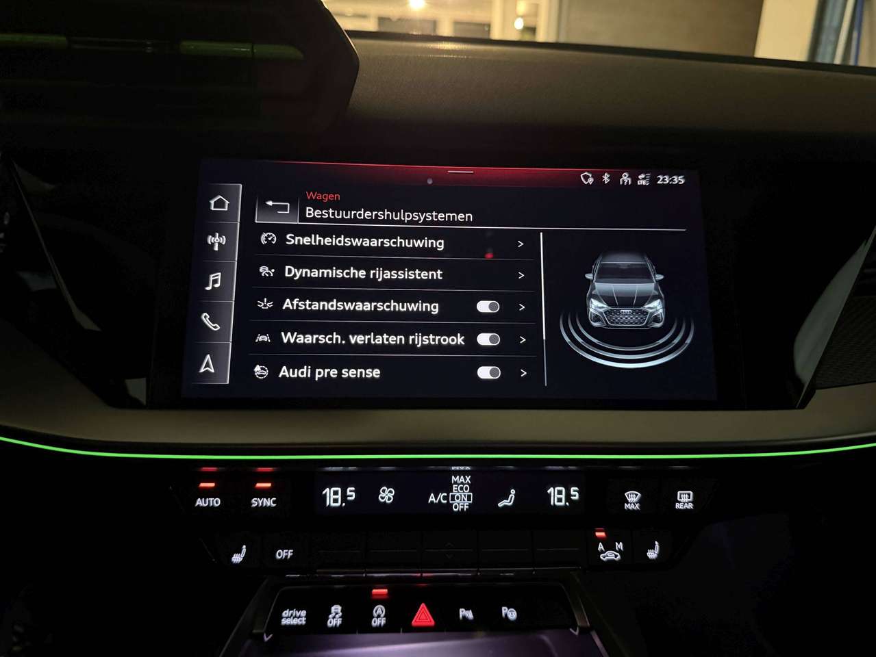 Audi RS3 SPORTBACK * KYALAMI GROEN * AUDI EXCLUSIVE *  DCC * LED * KEY LESS GO * LEDER PACK PLUS  * NAVI * ACC *B&O * MATRIX * — foto 17 van 25