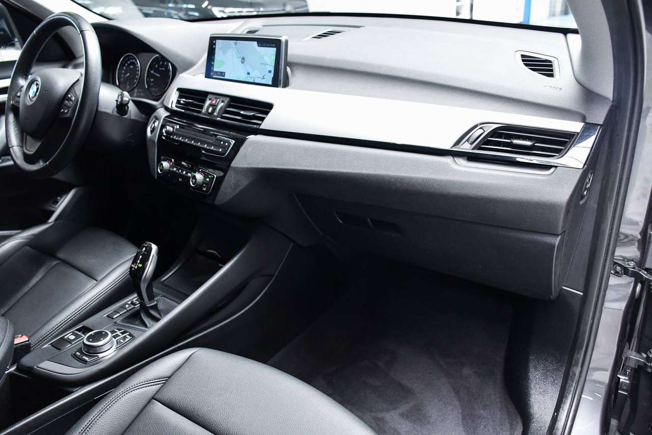 BMW X1 X1 1.5iA sDrive18i Automaat - LEDER / NAVIGATIE / CAMERA / PDC / CC — foto 7 van 18