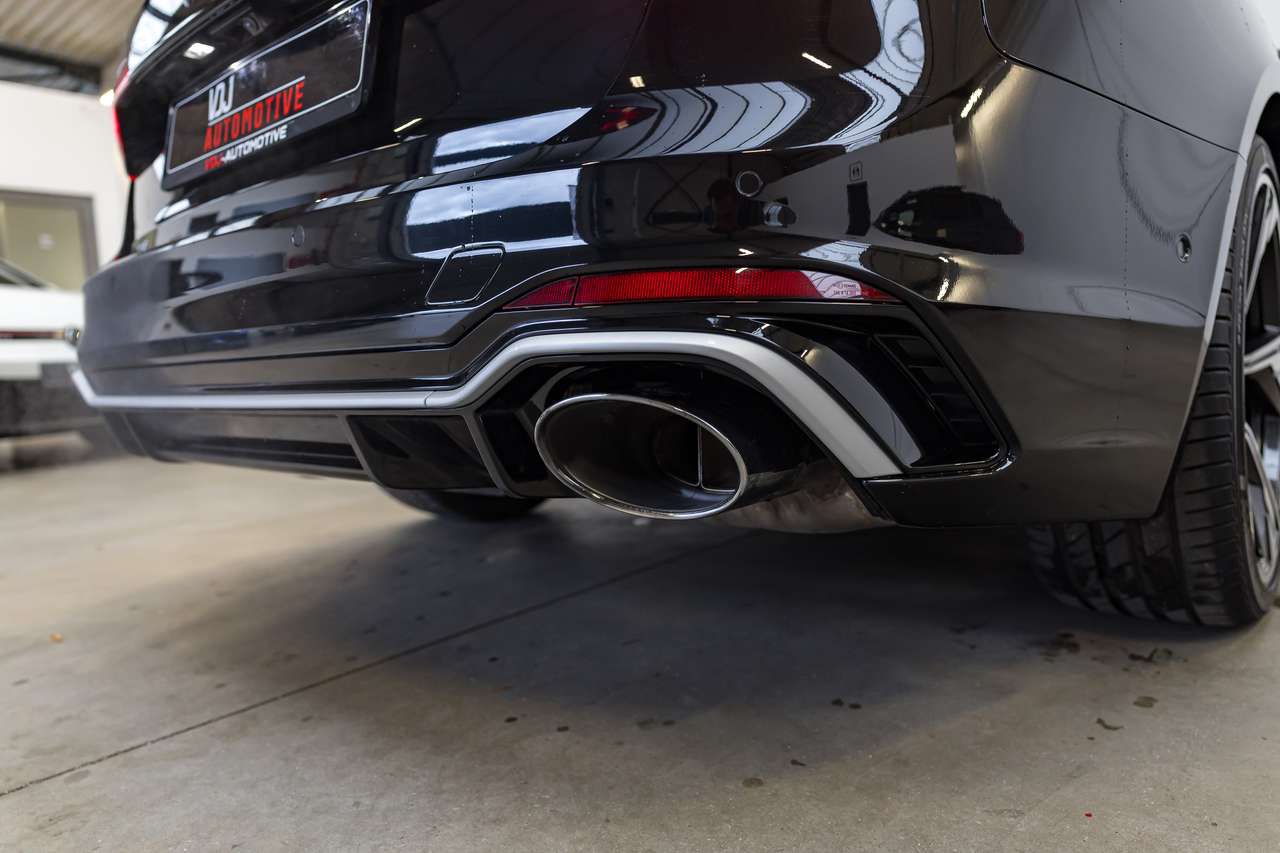 Audi RS4 QUATTRO|CERAMIC|CARBON|360°|B&O|PANO|ALCANTARA| — foto 13 van 25