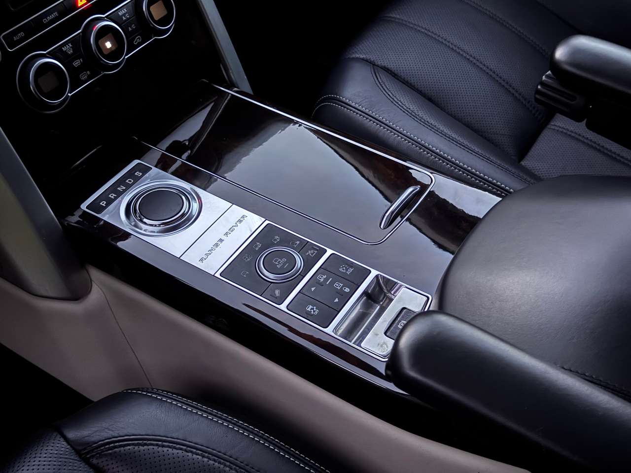 Land Rover Range Rover 4.4 SDV8 Autobiography | Lichte vracht — foto 9 van 21