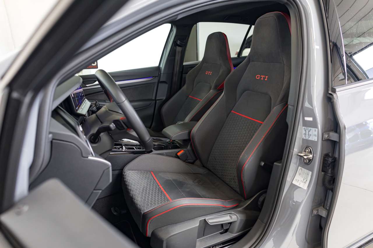 Volkswagen Golf GTI 2025|CLUBSPORT|H&K|PANO|HEAD-UP|ALCANTARA|HEATEDSEATS|KEYLESS|ACC|LA|GARANTIE| — foto 23 van 25