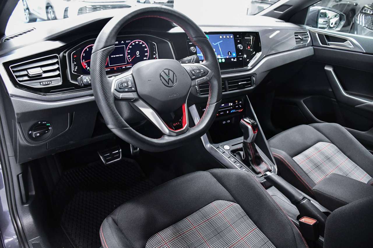 Volkswagen Polo GTI Polo GTI 2.0 TSI DSG - NAVIGATIE VIA SMARTLINK / CAMERA / BLIS / ACC / PDC — foto 8 van 20