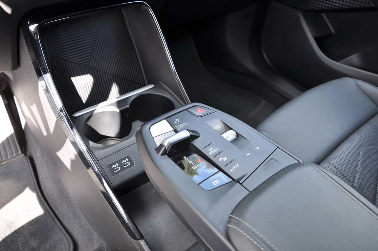 BMW 220 220i Active Tourer *Automaat* Benzine - Sportline — foto 12 van 14