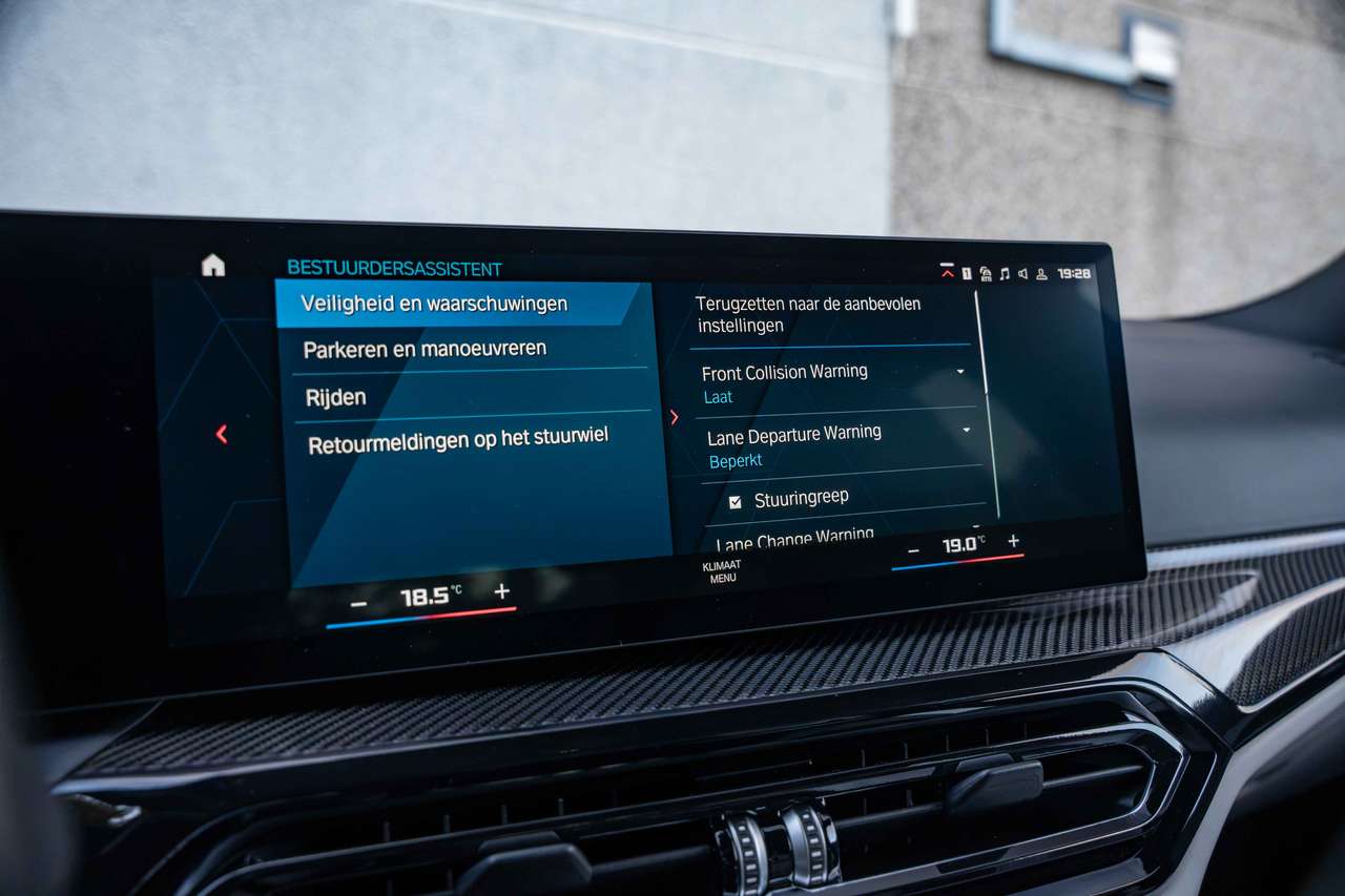BMW M3 Touring COMPETITION LASER/LICHTEVRACHT/KWV3/CARBON/ACC/360° — foto 20 van 25