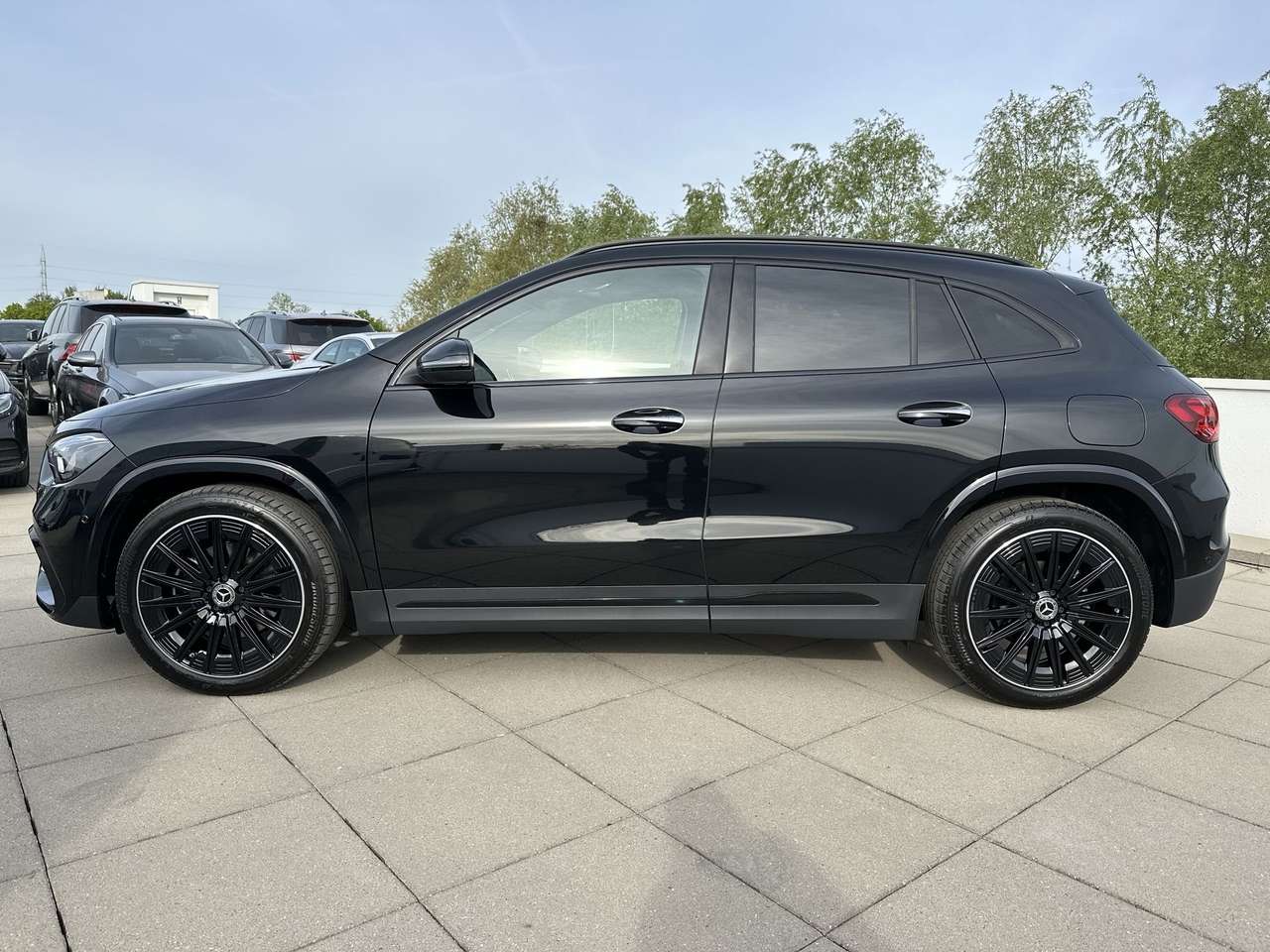 Mercedes-Benz GLA 180 AMG Line Pano Dak Distronic Nightpack 20" multispaaks  Full Full option!!! — foto 4 van 18