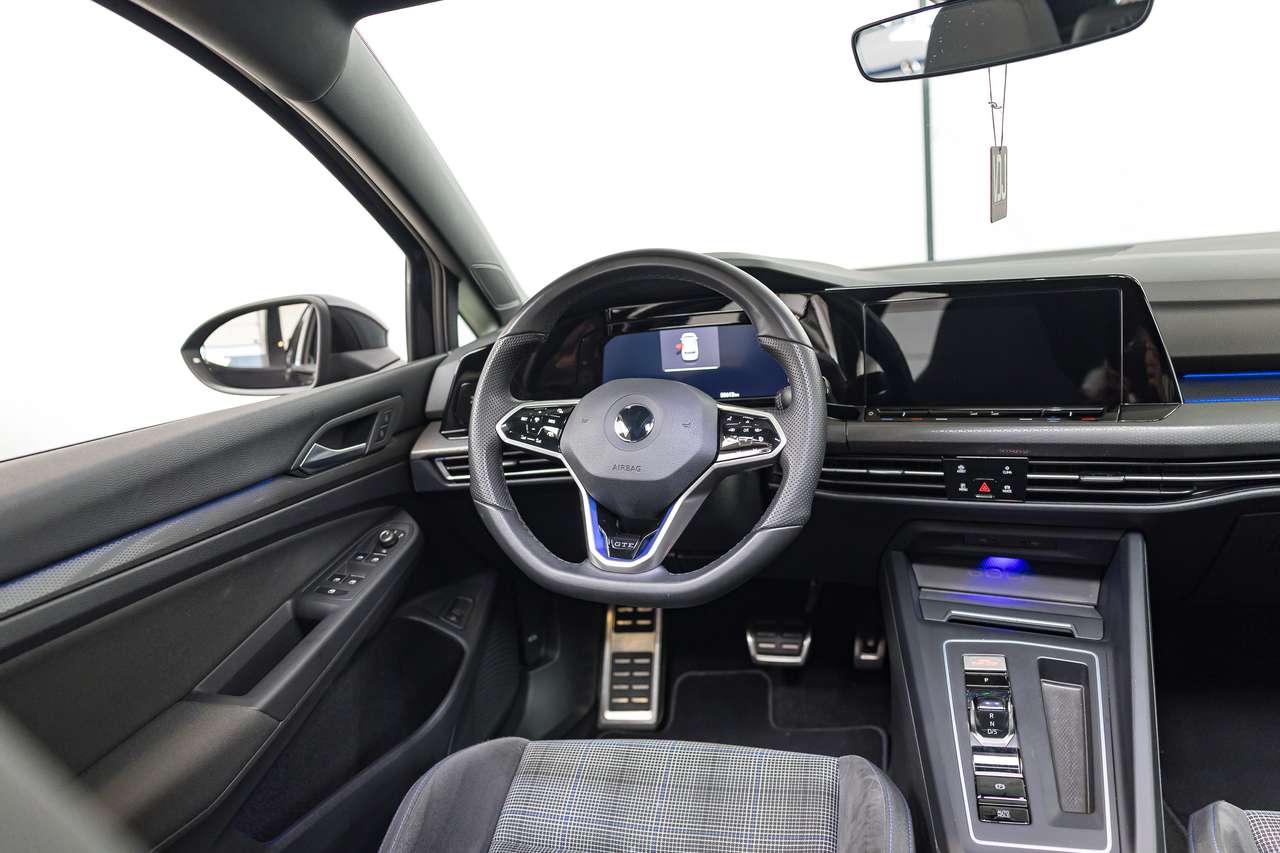 Volkswagen Golf GTE PHEV|PANO|KEYLESS|ACC|LA|AMBIENTLIGHT| — foto 17 van 25