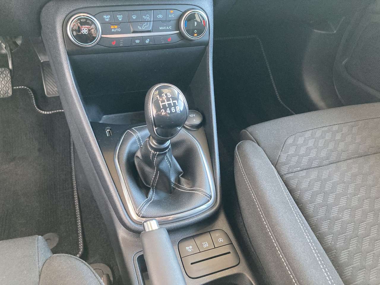 Ford Fiesta TITANIUM 125PK BENZINE   ADAPTIEVE CC — foto 16 van 22