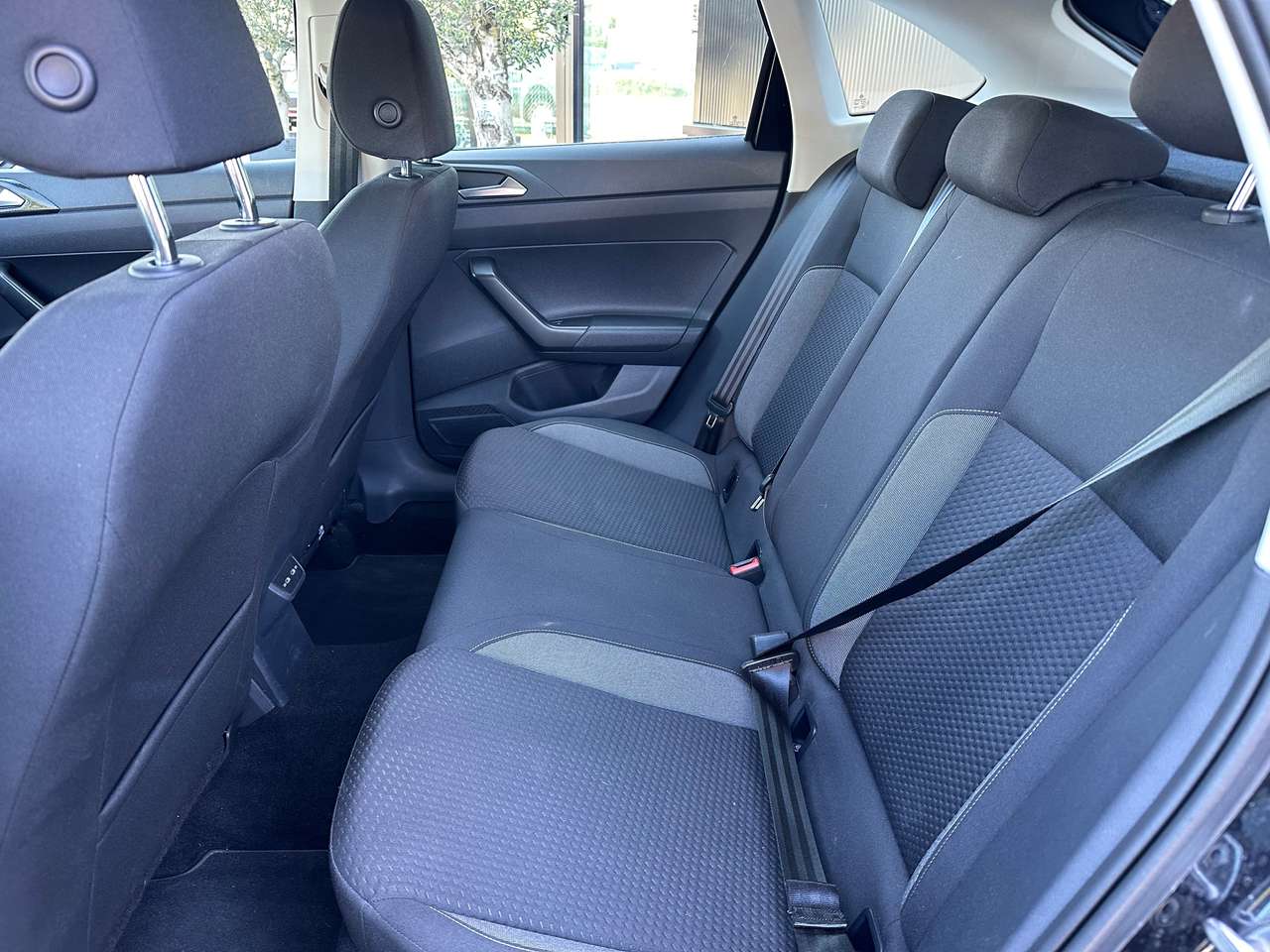 Volkswagen Taigo 1.0 TSI Life  Camera GPS Pdc Alu velgen 63000km — foto 8 van 15