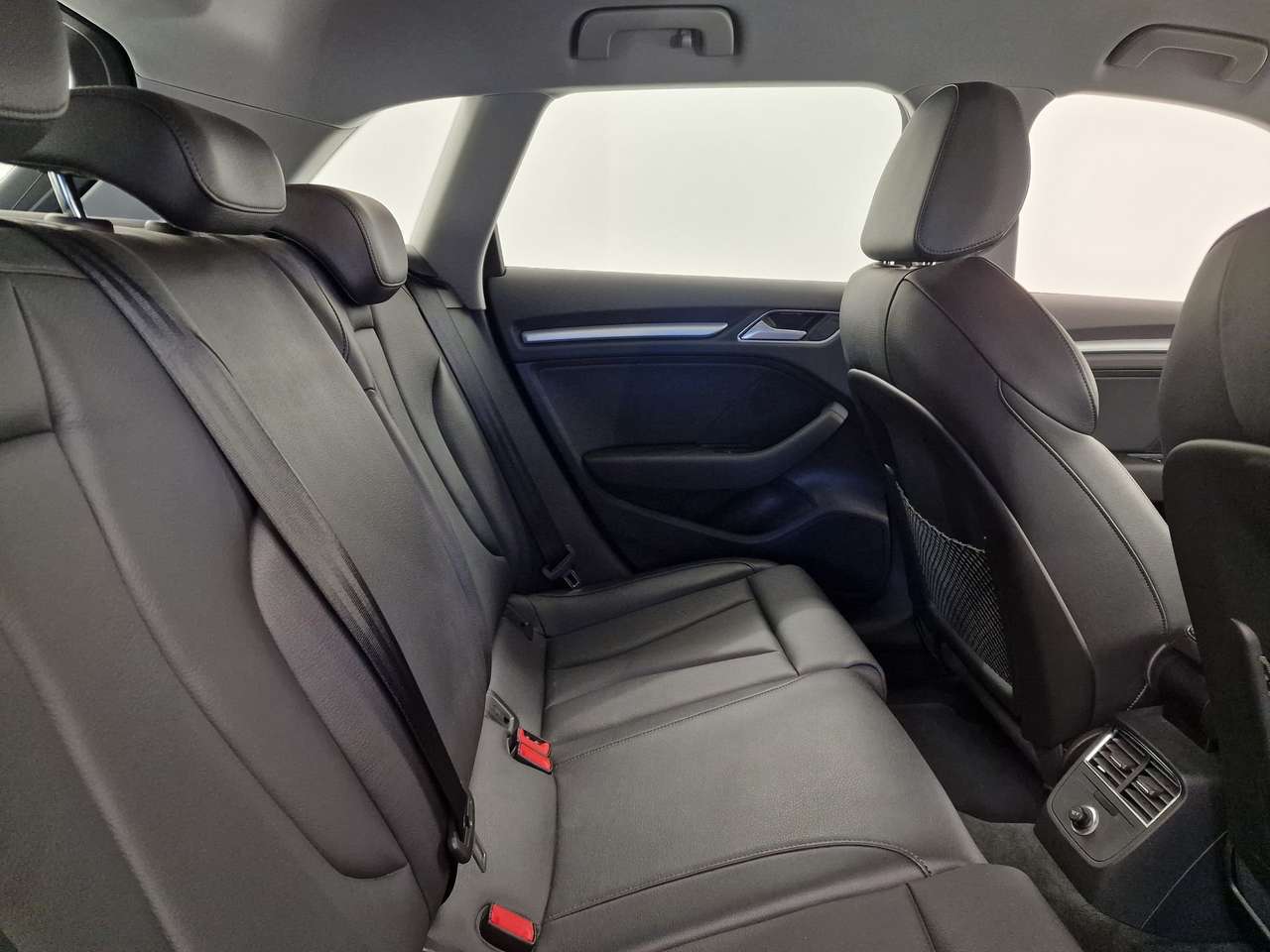 Audi A3 3.0 TFSI BENZINE AUTOMAAT LEDER SLECHTS 16000KM!!!!! — foto 7 van 15