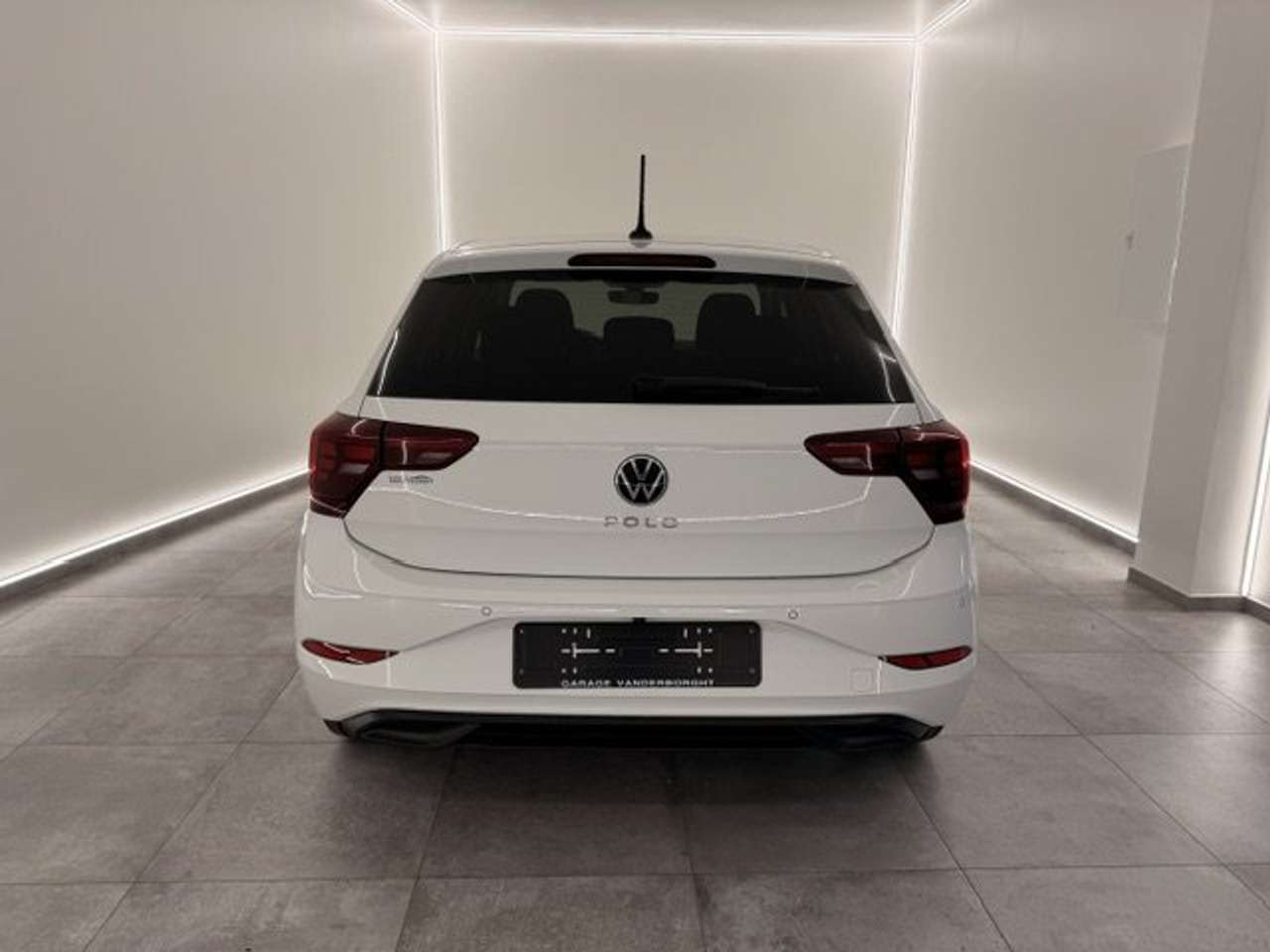 Volkswagen Polo BENZINE MET SLECHTS 22000KM!!!!! — foto 5 van 20