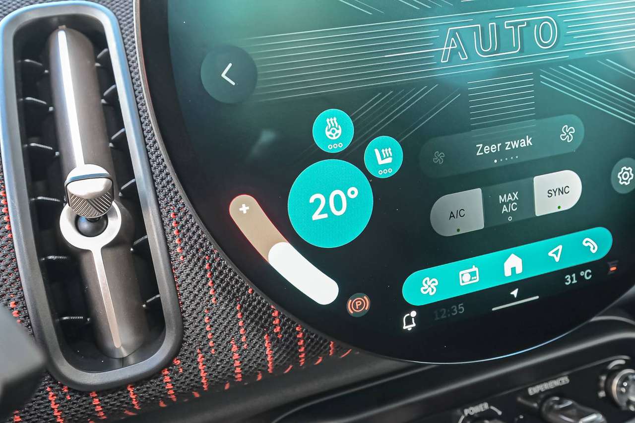 MINI Countryman E Countryman E JCW — foto 15 van 24