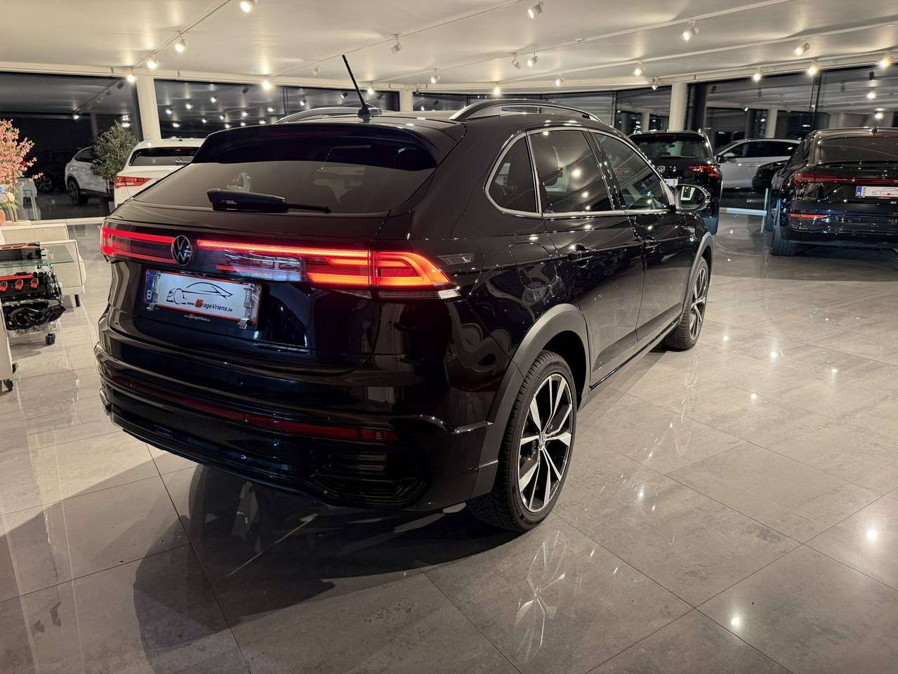 Volkswagen Taigo 3x R-LINE  * ALCANTARA * ZETEL VERWARMING * BLACK PACK * IQ LED * CAR PLAY * 18" ALU VELGEN * NAVI * CAMERA * — foto 16 van 17