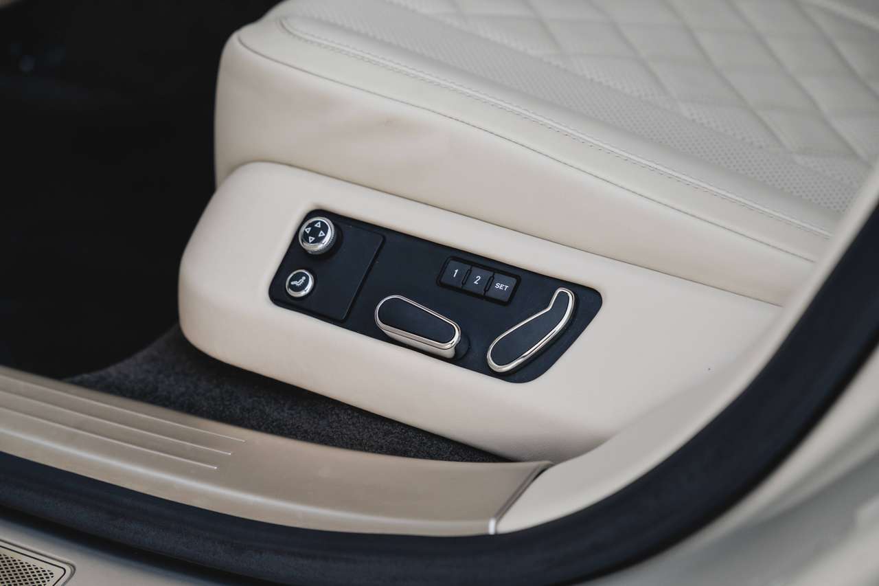 Bentley Flying Spur 4.0 V8 S - Mulliner Spec. - Bentley Historie — foto 20 van 25