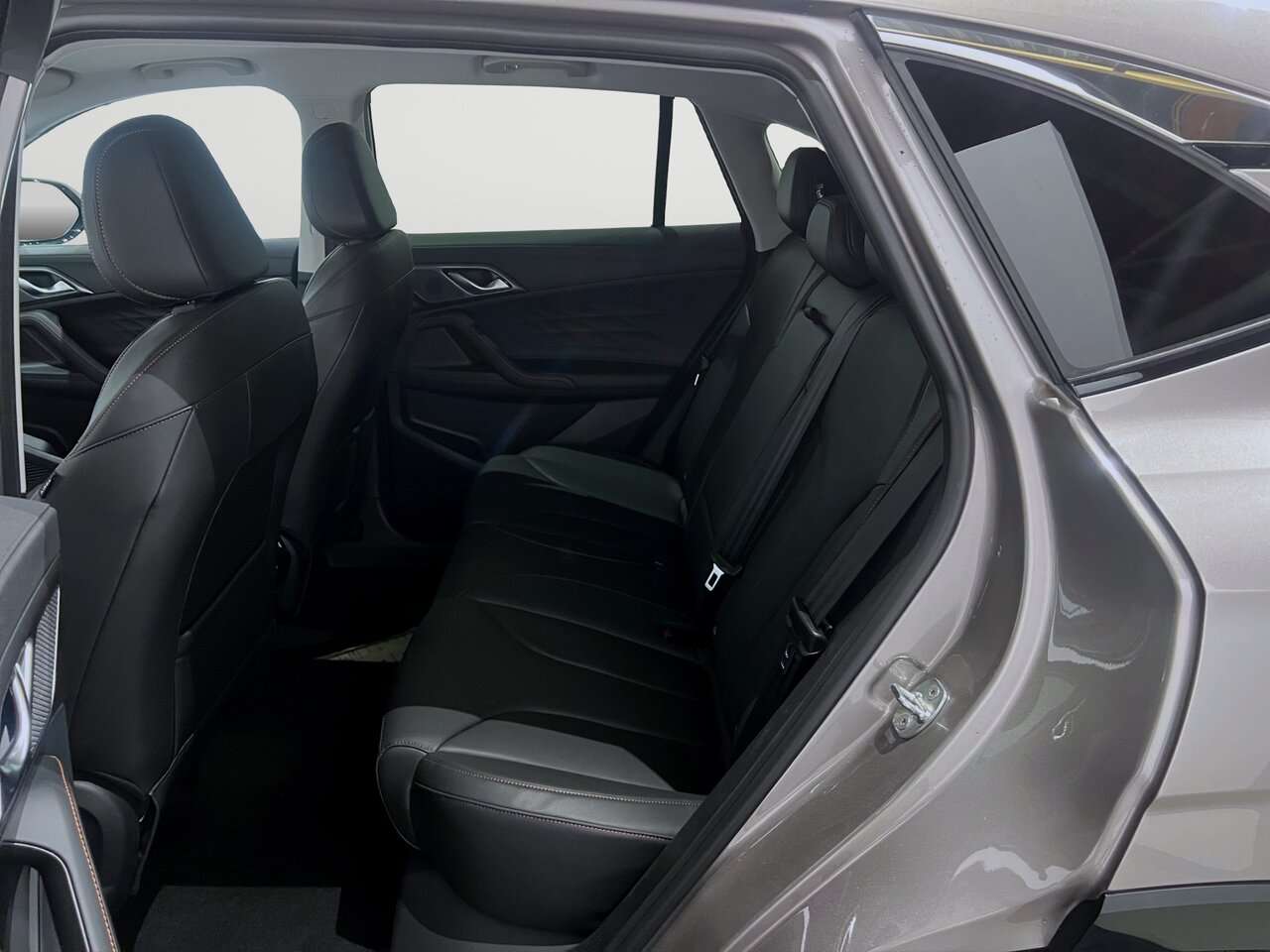 MG HS Hybrid+ 1.5 LEDER/NAVI/LED / 360° — foto 18 van 23