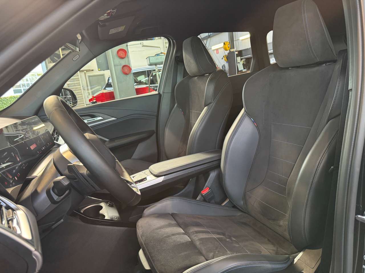 BMW X1 1.5iA sDrive18i M-Sport — foto 7 van 19