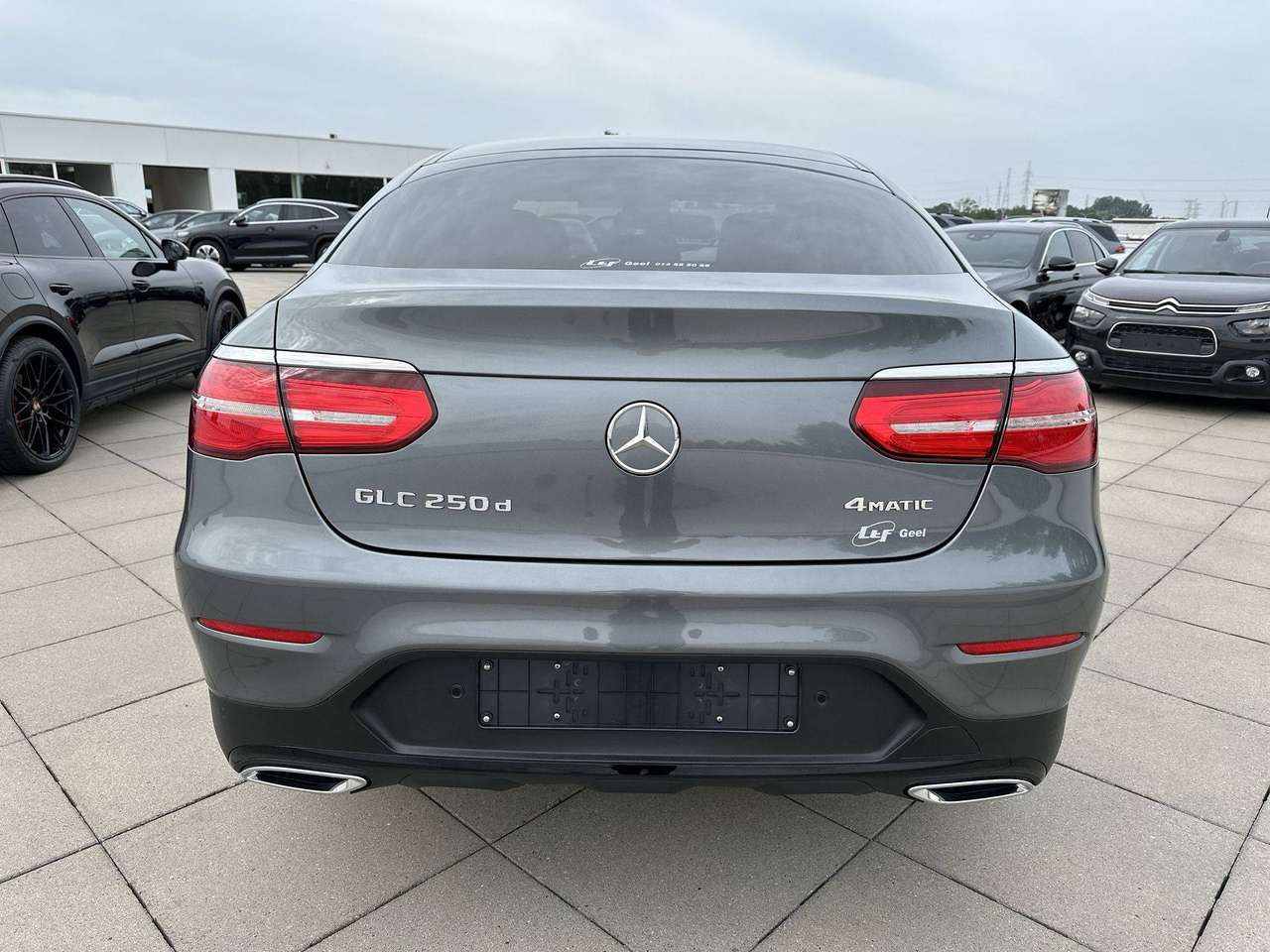 Mercedes-Benz GLC 250 D 4-Matic COUPE  AMG pakket Schuifdak Luchtvering 360° Night Full!!! — foto 6 van 19