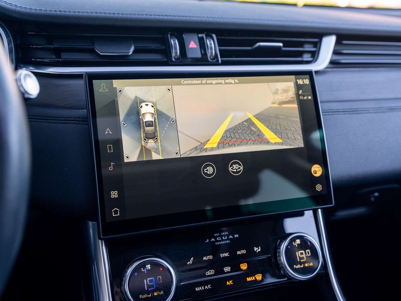 Jaguar XF XF 2.0 T P250 R-Dynamic SE — foto 17 van 21