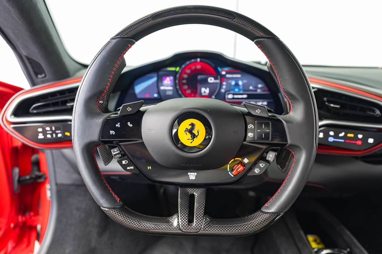 Ferrari 296 GTB FULL PPF|FREE FERRARI SERVICE UNTIL 2029|FRONT LIFT|CARBON STEERING WHEEL|CARBON DETAILS|CAMERA|ELECTRIC-SEATS|LA| — foto 22 van 25