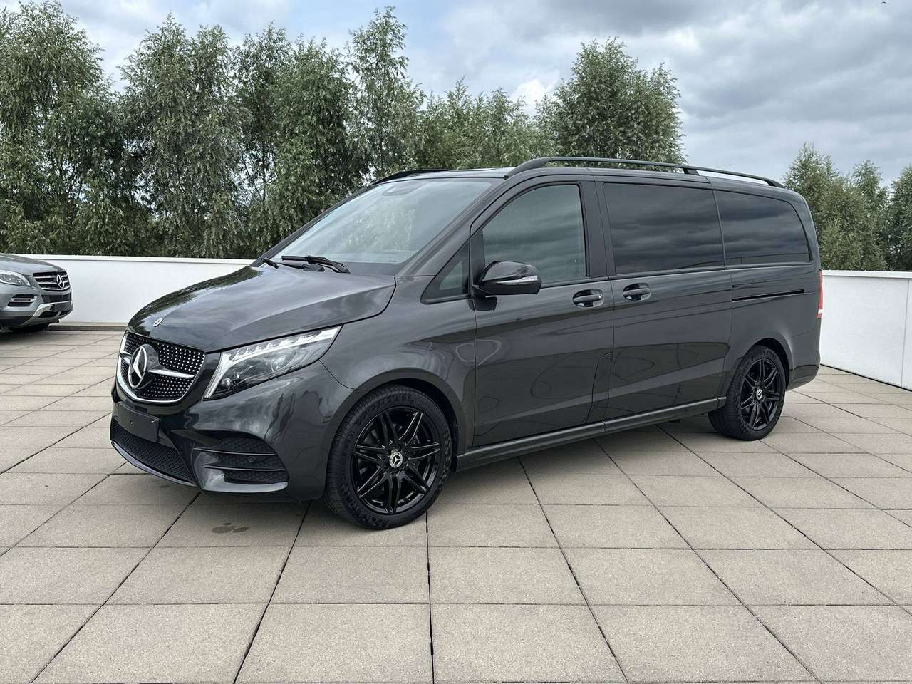 Mercedes-Benz V 220 D lichte vracht AMG Leder LED Trekh Nachtp — foto 3 van 14