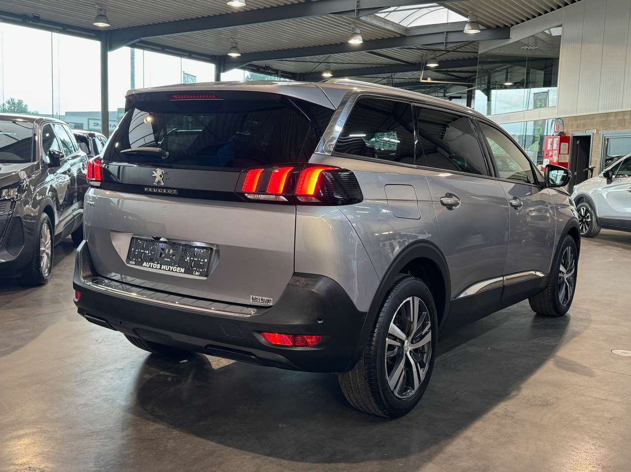 Peugeot 5008 1.2 PureTech Allure Pack — foto 3 van 18