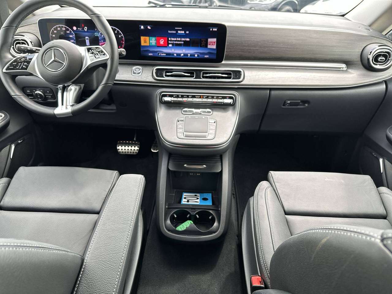 Mercedes-Benz V 300 benzine Style L2  Nieuw model Geheel lederen interieur Navi Burmester — foto 10 van 19
