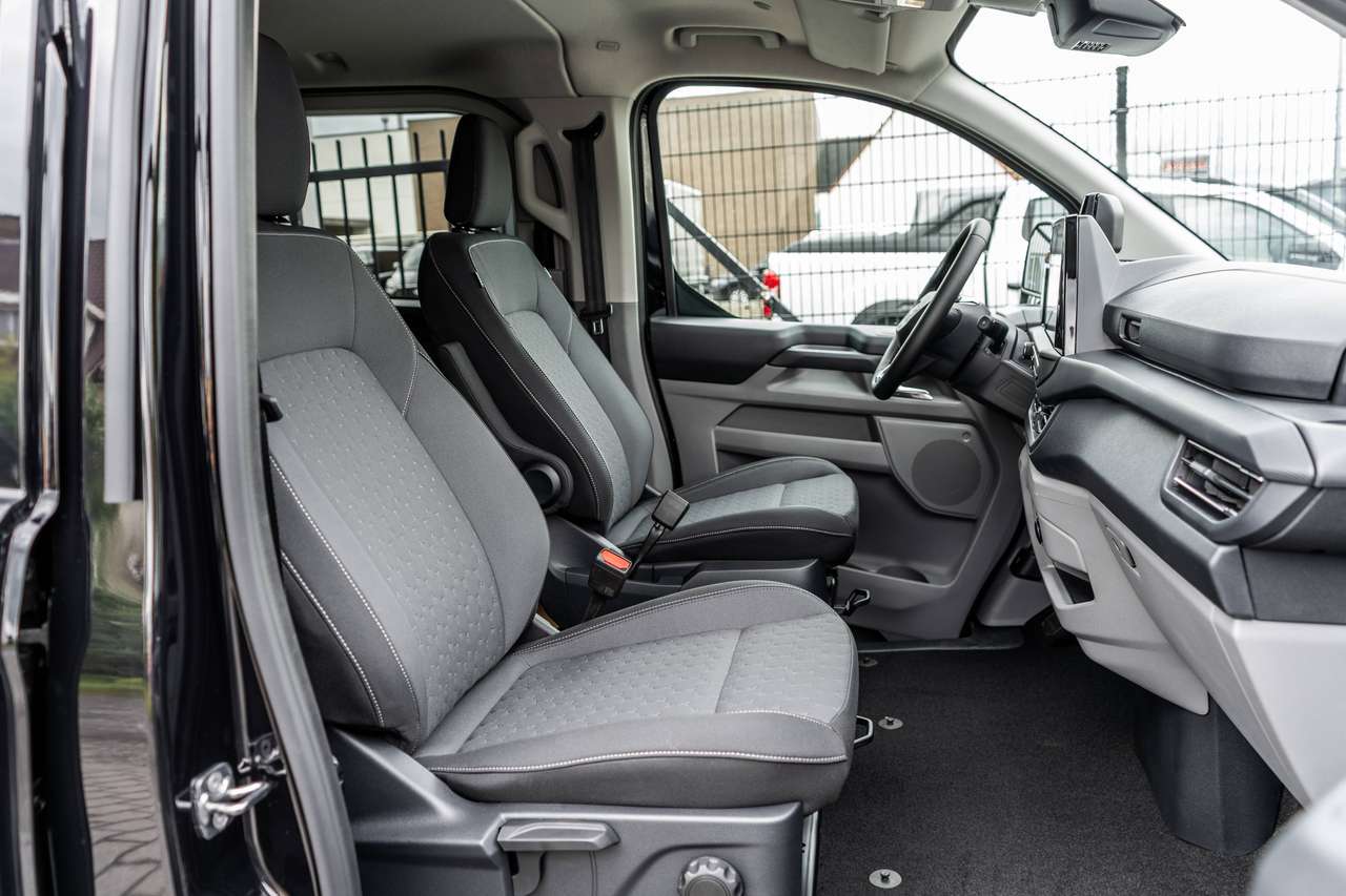 Ford Transit Custom 2.0TDCi Limited L2 5pl. - Trekhaak / 360° camera - 5j Warranty - 42.000ex — foto 13 van 20