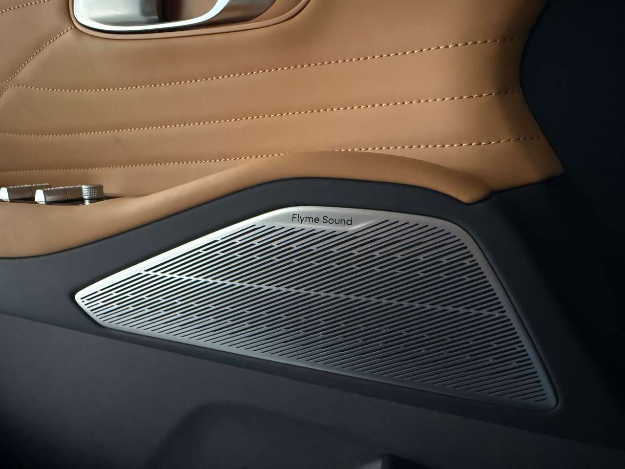Geely Starray EM-i 15 i PHEV Hybride Plug in MAX+ " Full option " NIEUW — foto 19 van 21