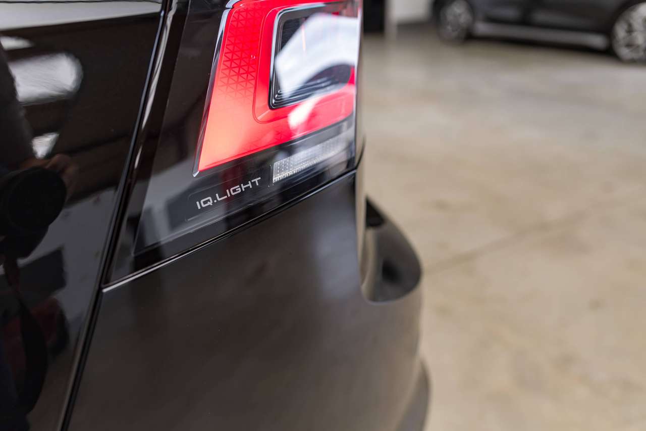 Volkswagen Golf R 4-MOTION|BLACK EDITION|AKRAPOVIC|PANO|ALCANTARA|ZETELVERW.|SFEERVERL.|IQLIGHTS|GARANTIE|ACC|LA|CAMERA| — foto 12 van 25