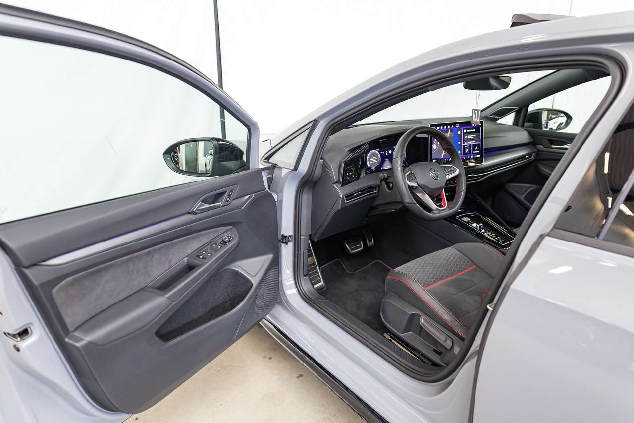 Volkswagen Golf GTI 2025|CLUBSPORT|H&K|PANO|HEAD-UP|ALCANTARA|HEATEDSEATS|KEYLESS|ACC|LA|GARANTIE| — foto 20 van 25