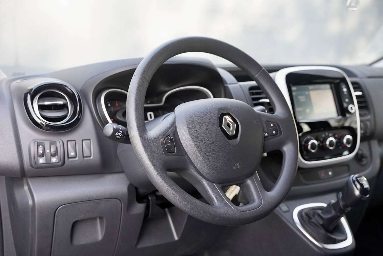 Renault Trafic 2.0 dCi 29 6 plaatsen lichte vracht — foto 12 van 25