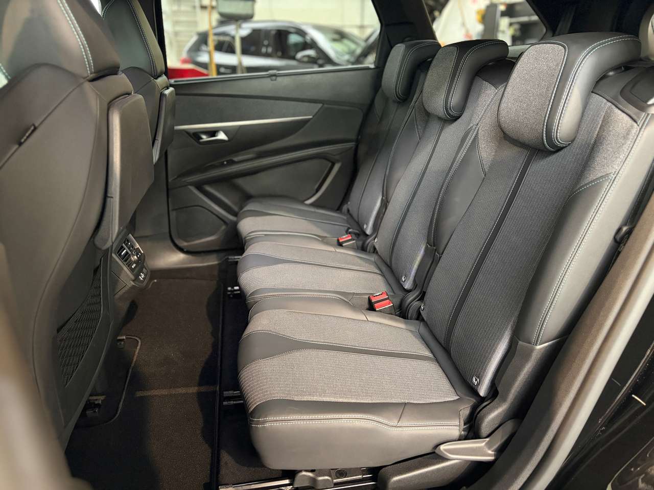 Peugeot 5008 Allure Pack | Apple Carplay | Camera | ... — foto 8 van 22
