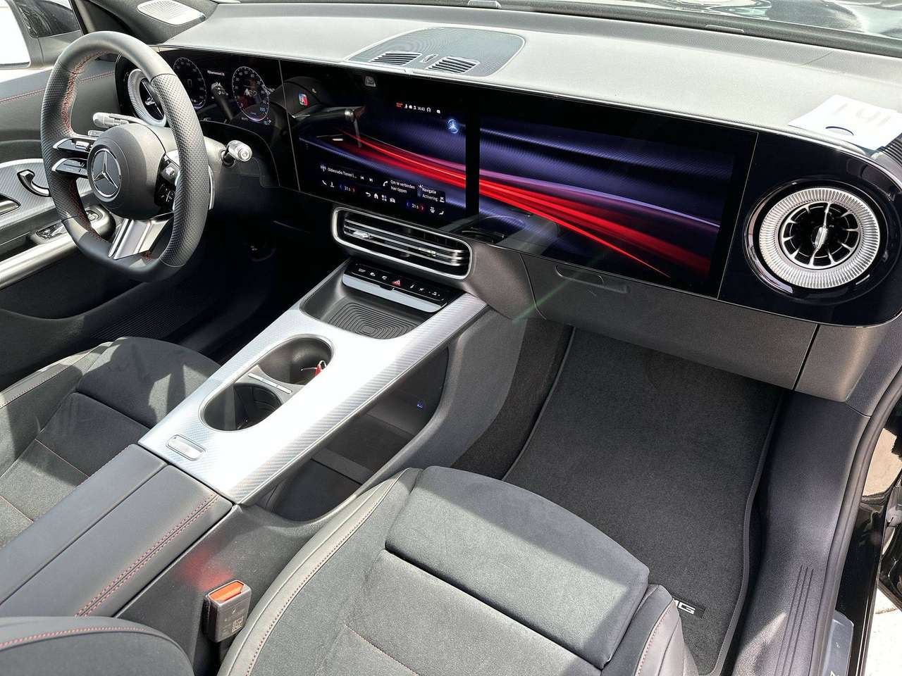 Mercedes-Benz GLB 250 + Electric  AMG Pano dak Burmester Multibeam Memory Distronic — foto 15 van 19