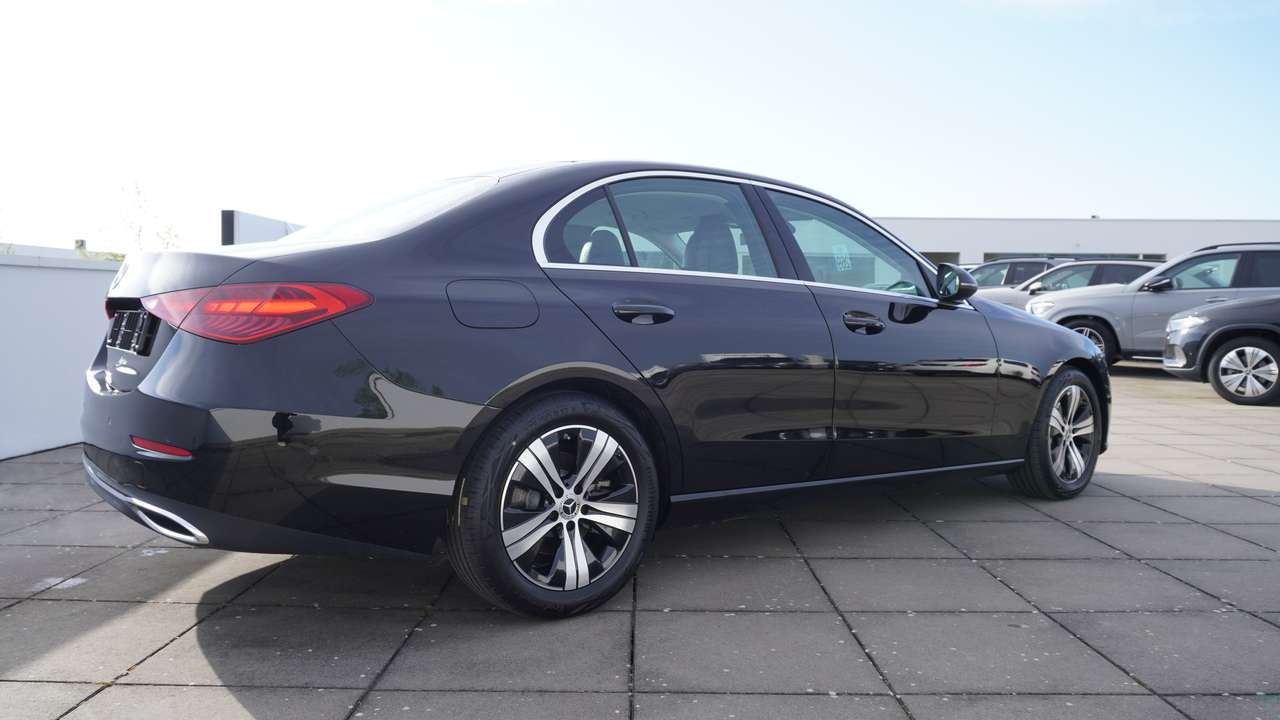 Mercedes-Benz C 180 Luxury Line Dodehoek Camera Smartphone Navi — foto 7 van 16