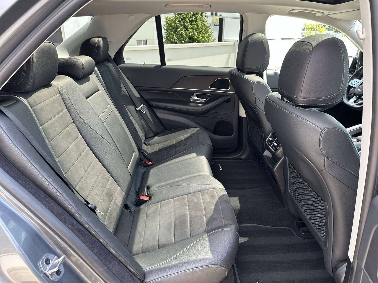 Mercedes-Benz GLE 350 DE AMG Nigtpakket Pano dak Trekhaak — foto 14 van 25