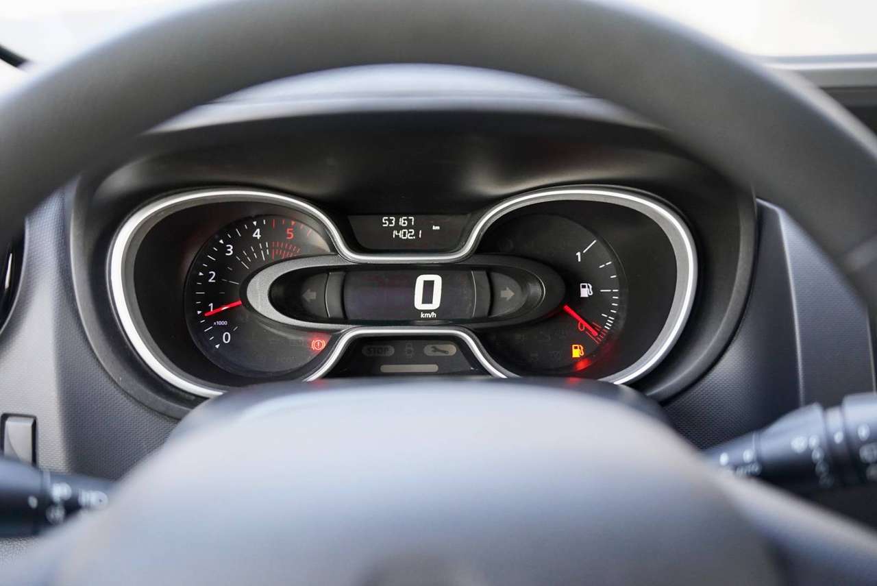 Renault Trafic 2.0 dCi 29 6 plaatsen lichte vracht — foto 15 van 25