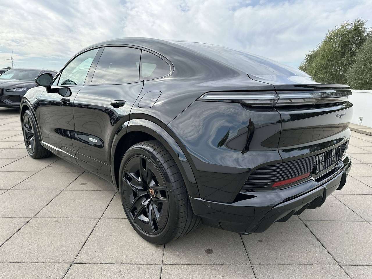 Porsche Cayenne Coupe ELECTRIC Trekhaak  adaptive Sportdesign 22" — foto 7 van 19