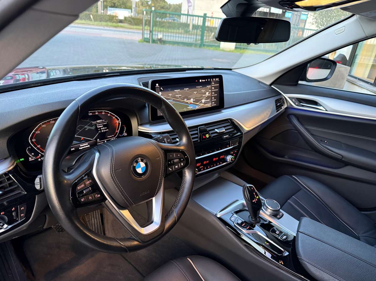 BMW 518 dA Break Sport Pack Automaat GPS Led Camera — foto 10 van 19