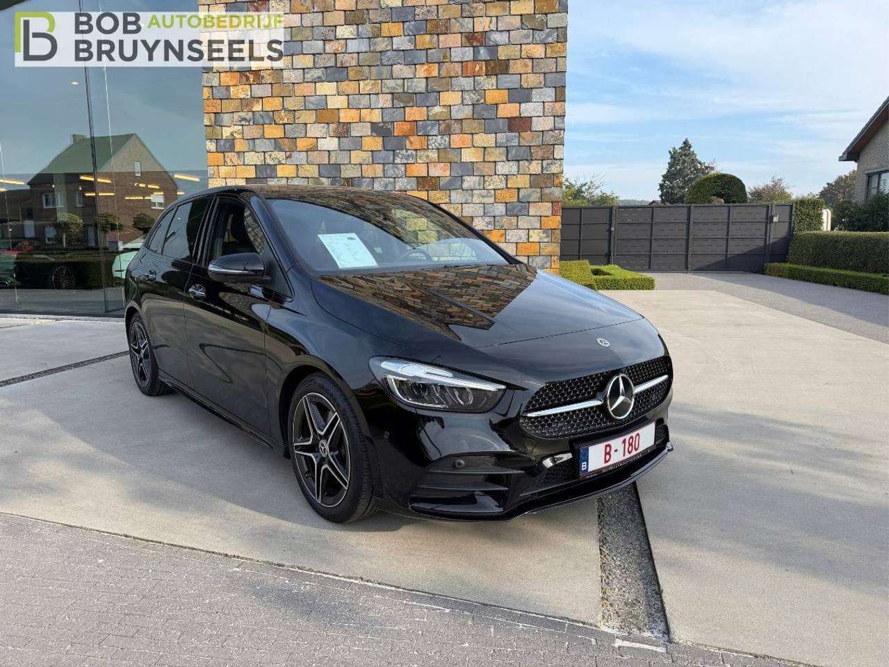 Mercedes-Benz B 180 Amg line | Nightpakket | 360° camera | Keyless Go — foto 4 van 25