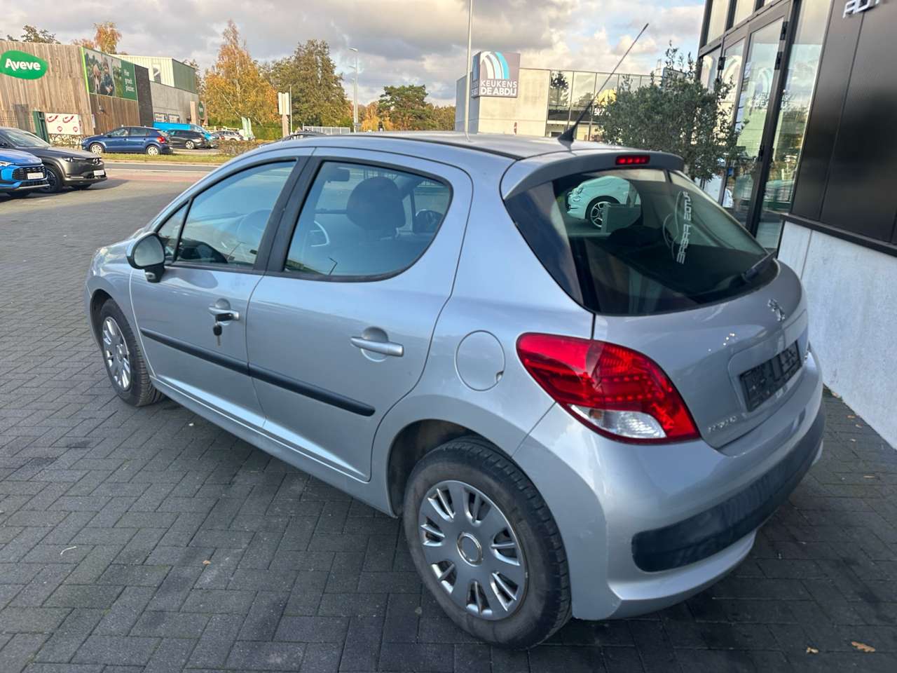 Peugeot 207 1.4i Benzine 5 deuren 91000km Nouveau Courroit de distribution — foto 5 van 11
