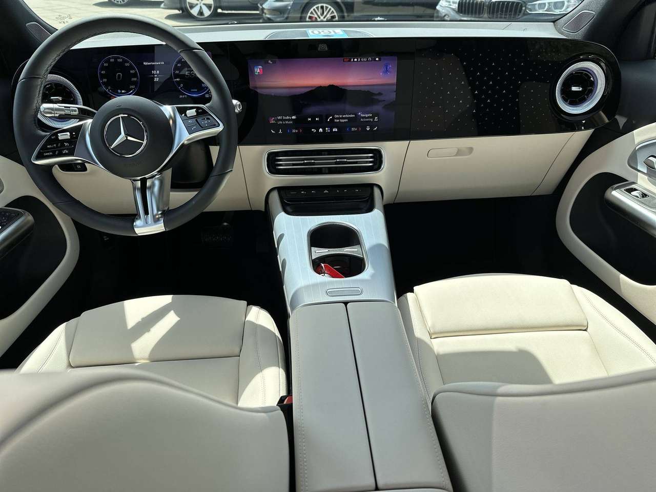 Mercedes-Benz GLB 250 + Electric Pano dak Leder Memory Nightpakket — foto 15 van 19