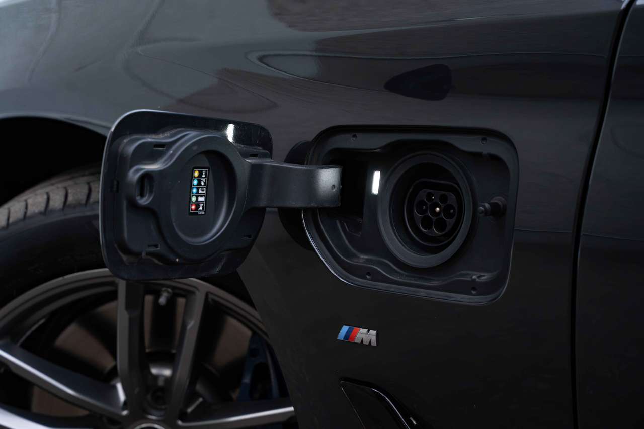 BMW 530 e M-Sport LASER/OPENDAK/H&K/HUD/360°/19"/MEMORY/DAB — foto 25 van 25