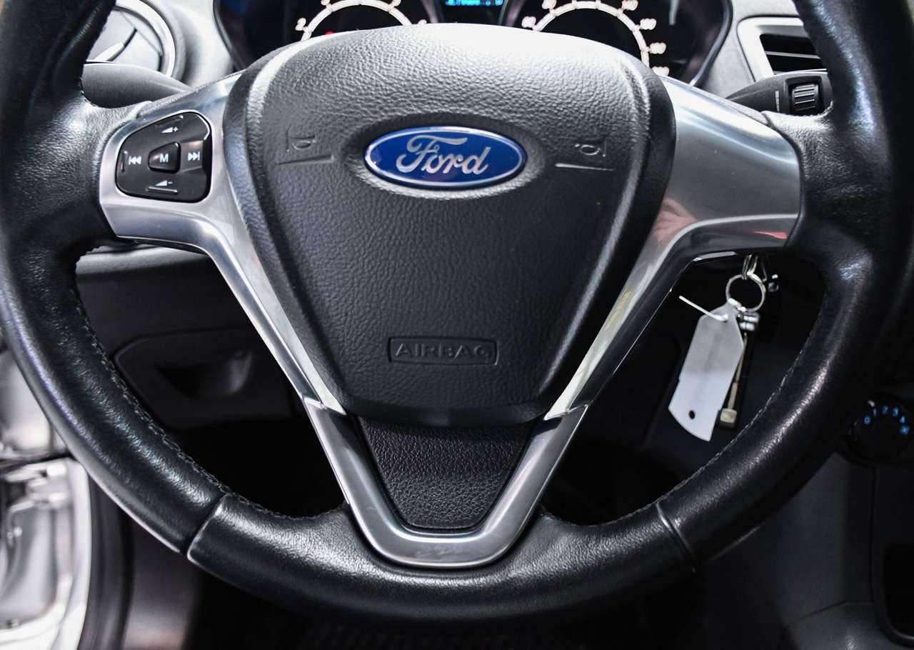 Ford Fiesta Fiesta 1.2i Trend - DAGRIJLICHTEN / AIRCO / ARMSTEUN — foto 12 van 14