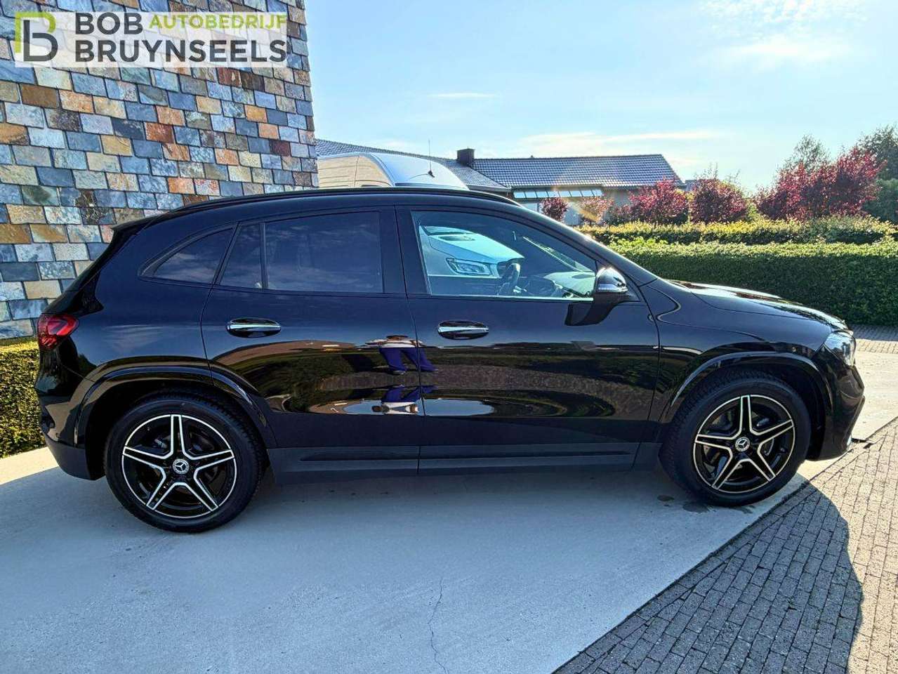 Mercedes-Benz GLA 180 Amg line | Nightpakket | 360° camera | Panodak | Distronic — foto 5 van 25