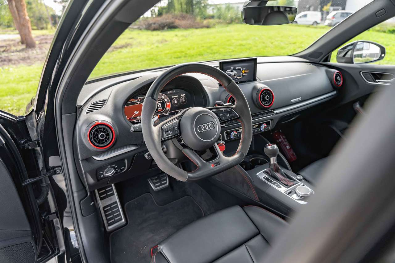 Audi RS3 RS SEAT*PANO*LED*QUATTRO* — foto 19 van 25