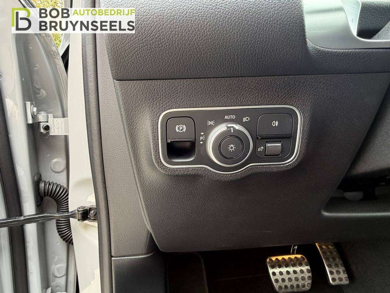 Mercedes-Benz GLB 180 AMG Line | Alpinegrijs | Lifecycle Edition | Nightpakket | Panodak | Camera |Keyless GO — foto 19 van 20