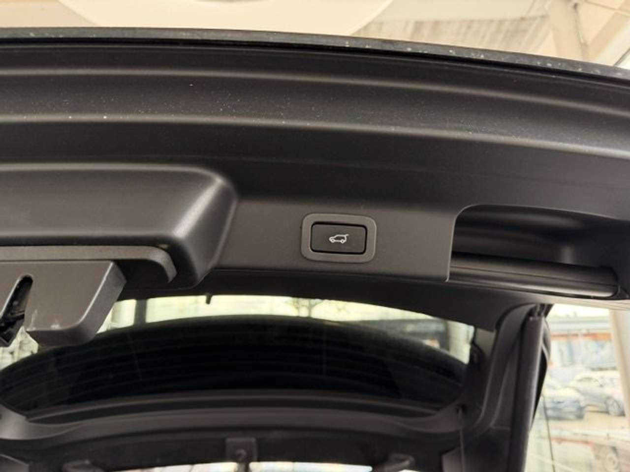 Jaguar F-Pace R-SPORT BENZINE AWD AUTOMAAT-OPEN DAK-SPORT SEATS — foto 8 van 23