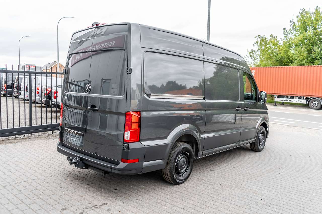 Volkswagen Crafter 35 L3H3 2.0TDI RWD - Automaat- Trekhaak 3500kg / Navigatie/ Camera/ LED - 5j Warranty - 45.300ex — foto 3 van 20