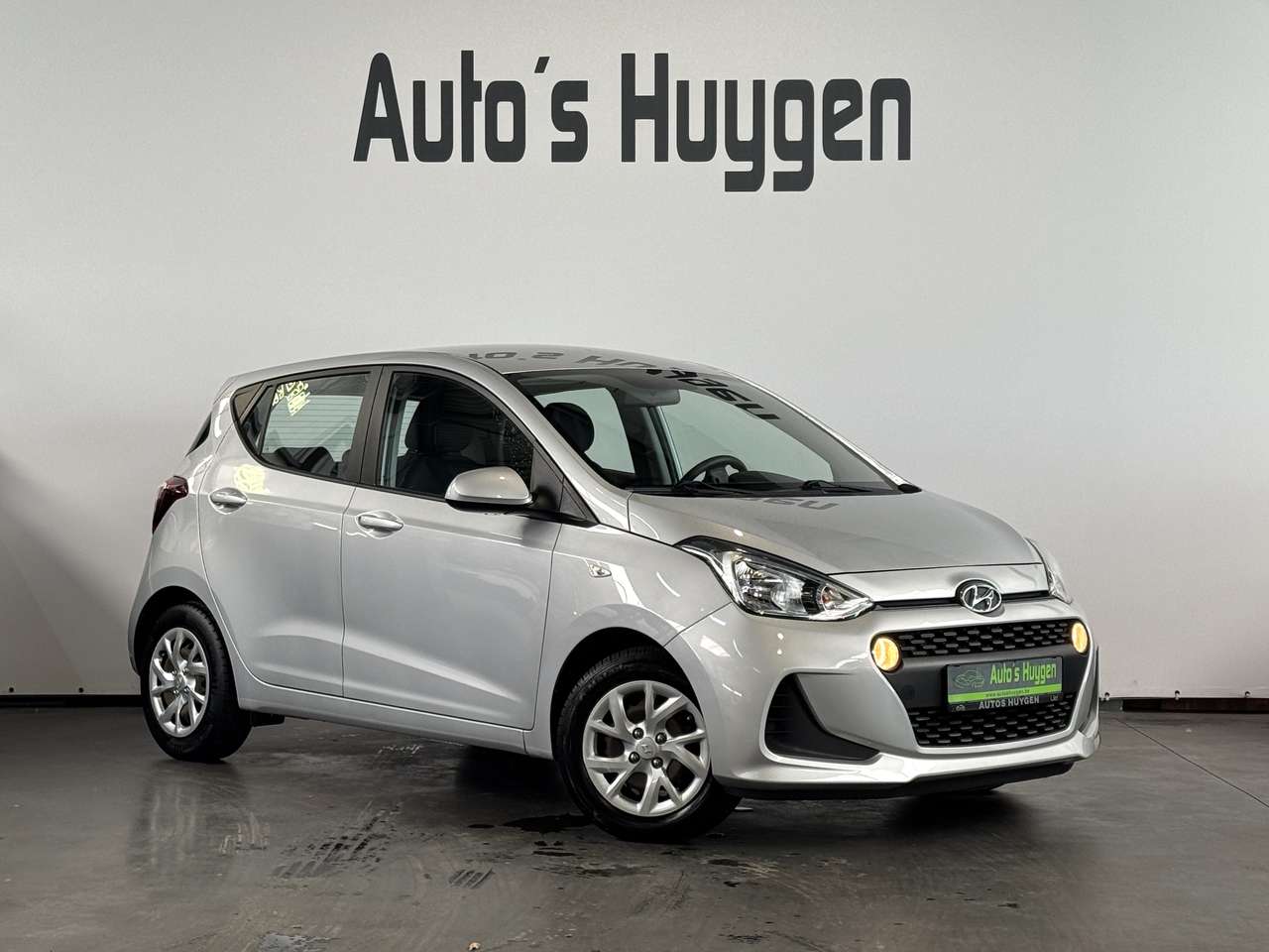 Hyundai i10 1.0i     met 12 maanden GARANTIE !!