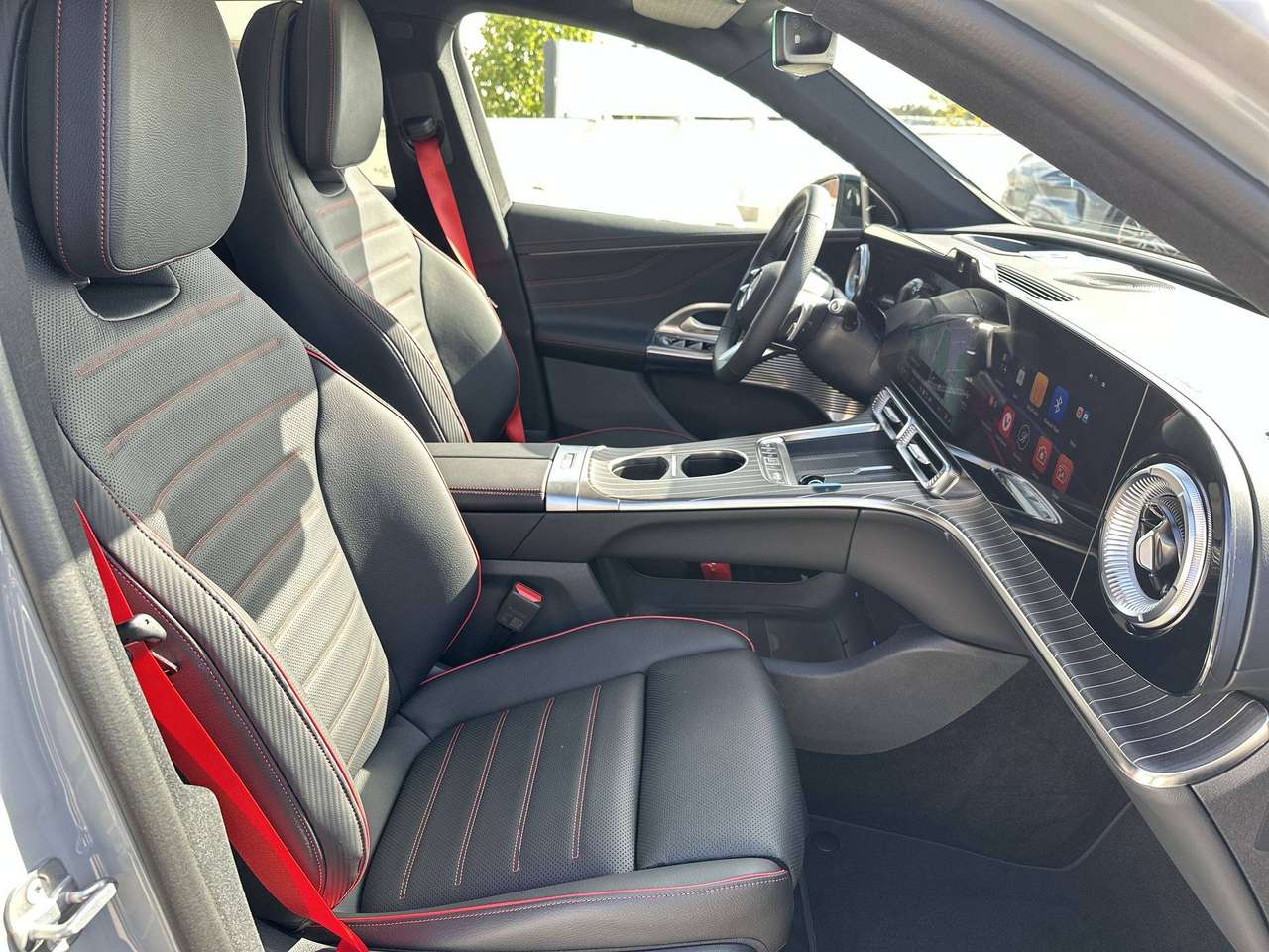 Mercedes-Benz GLC 400 4M ELECTRIC/ACHTERASBESTURING/AMG/RIJASSIST/PANODAK/AIRMATIC/TREKH/BURMESTER — foto 19 van 19