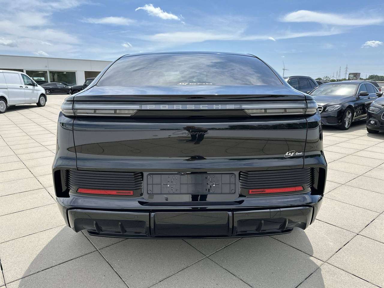 Porsche Cayenne Coupe ELECTRIC Trekhaak  adaptive Sportdesign 22" — foto 6 van 19